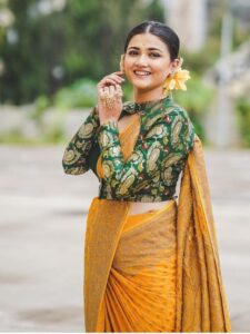 dnyanada ramtirthkar in yellow saree