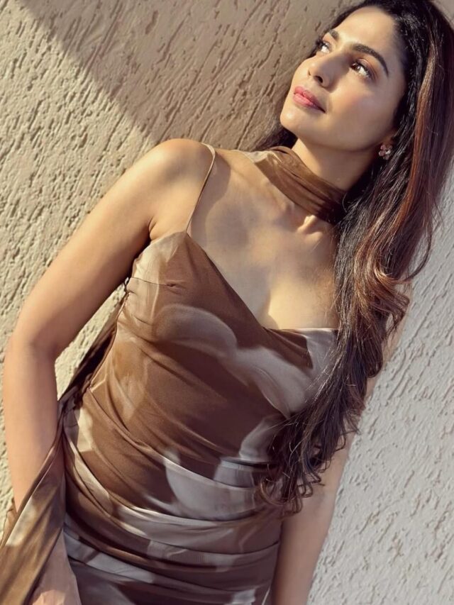 marathi actress pooja sawant smokey look photos पूजा सावंत हा लूक तुम्ही पाहिला का