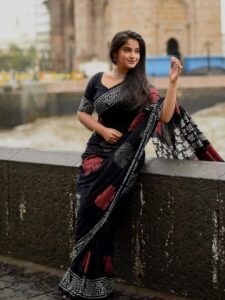 This beautiful look of actress Prati Redkar